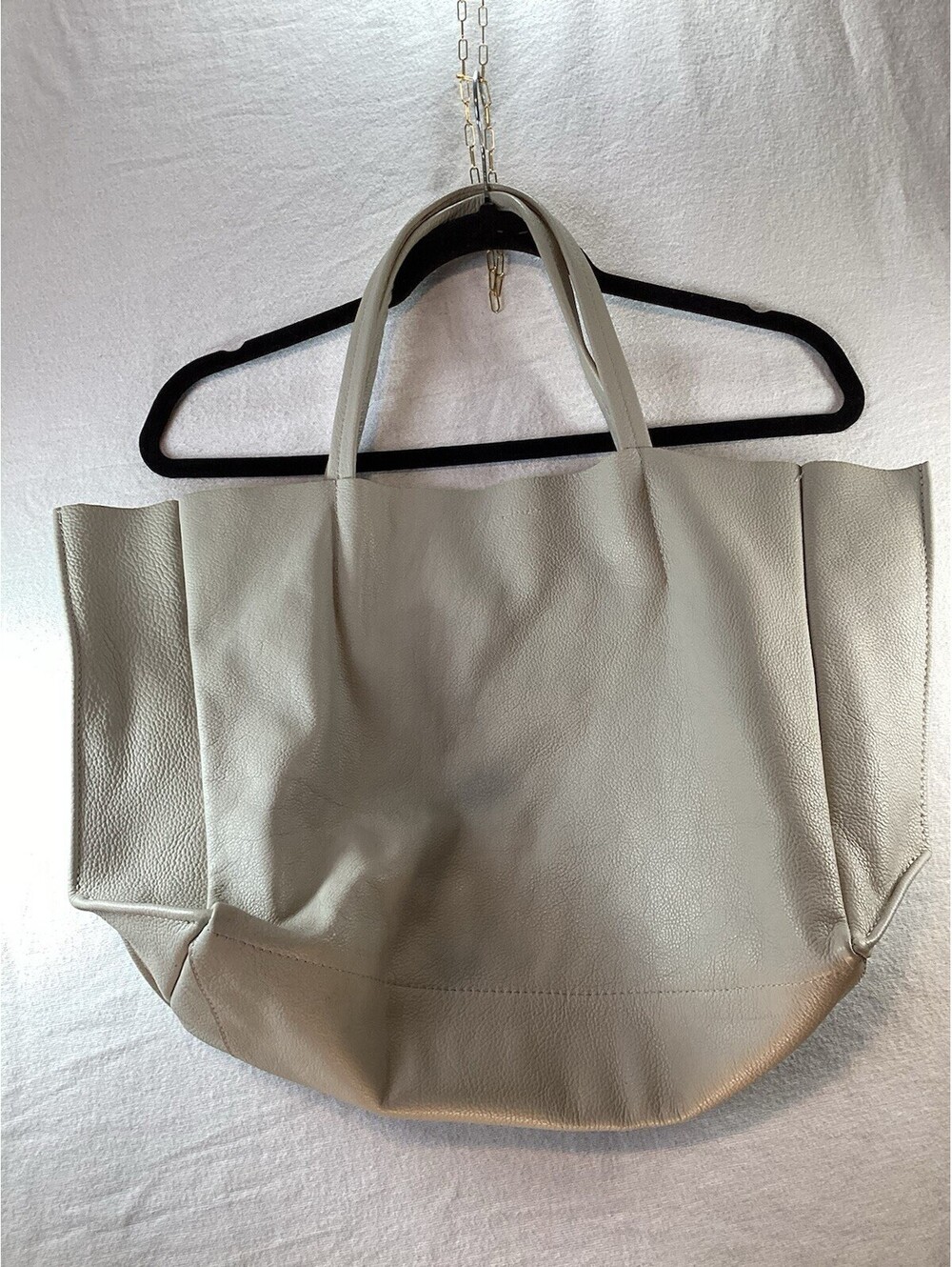 Ampersand As Apostrophe Cream leather tote bag with pebbled texture